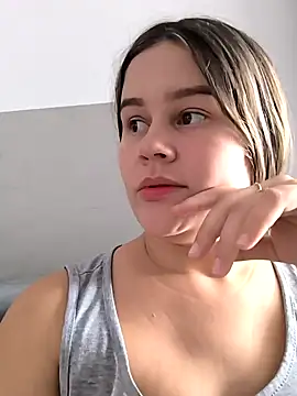 Snapshot of sweet_lucia chatting on January 2025 02:18:01 PM sweet lucia online show from January 2025 02:18:01 PM