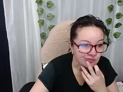 Snapshot of Sonialorens_ chatting on December 2024 12:58:01 PM Sonialorens  online show from December 2024 12:58:01 PM