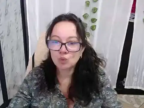 Snapshot of Sonialorens_ chatting on February 2025 02:43:02 PM Sonialorens  online show from February 2025 02:43:02 PM
