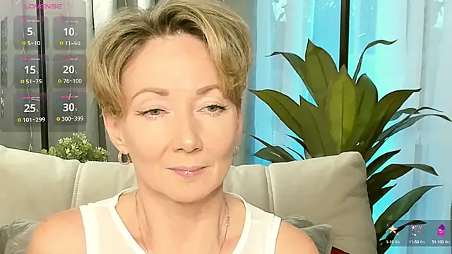 Snapshot of AkexandraFix chatting on January 2025 12:52:01 PM AkexandraFix online show from January 2025 12:52:01 PM