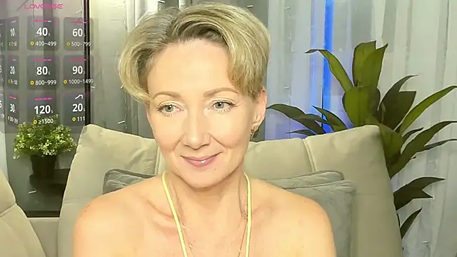 Snapshot of AkexandraFix chatting on October 2025 12:53:02 PM AkexandraFix online show from October 2025 12:53:02 PM