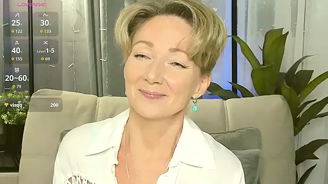 Snapshot of AkexandraFix chatting on November 2025 12:59:02 PM AkexandraFix online show from November 2025 12:59:02 PM