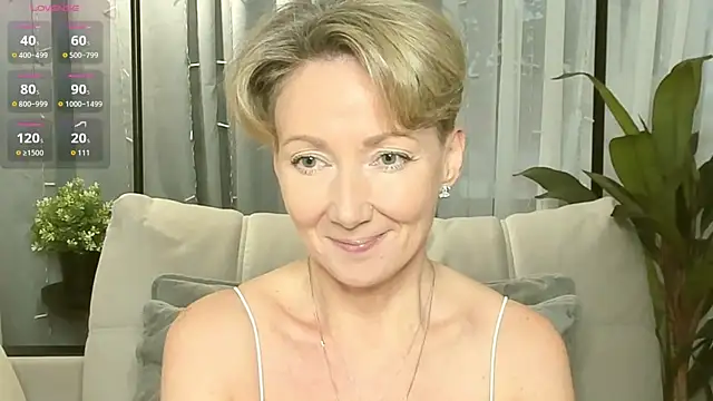 Snapshot of AkexandraFix chatting on November 2025 01:00:02 PM AkexandraFix online show from November 2025 01:00:02 PM