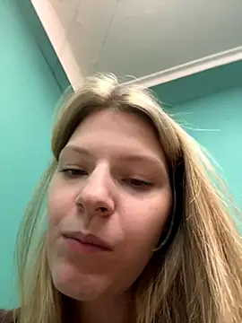 Snapshot of MaryHiggins chatting on October 2025 12:24:02 PM MaryHiggins online show from October 2025 12:24:02 PM