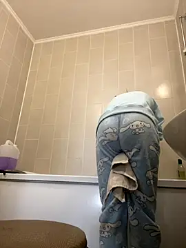 Snapshot of MaryHiggins chatting on October 2025 08:02:02 AM MaryHiggins online show from October 2025 08:02:02 AM