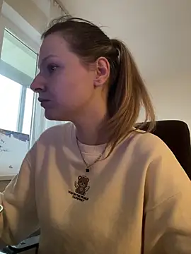 Snapshot of MaryHiggins chatting on November 2025 01:13:02 PM MaryHiggins online show from November 2025 01:13:02 PM