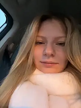 Snapshot of MaryHiggins chatting on November 2025 01:33:02 PM MaryHiggins online show from November 2025 01:33:02 PM