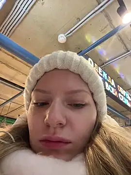 Snapshot of MaryHiggins chatting on November 2025 01:55:02 PM MaryHiggins online show from November 2025 01:55:02 PM