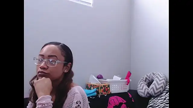 RylHoneyy online show from March 2026 07:31:01 PM