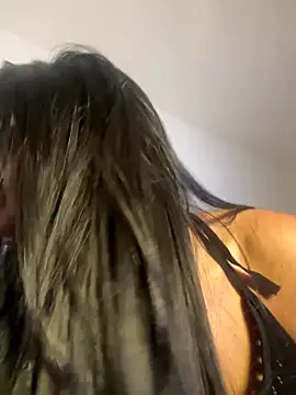 Snapshot of WHAAATTTTTTTTTT chatting on October 2025 06:25:02 PM WHAAATTTTTTTTTT online show from October 2025 06:25:02 PM