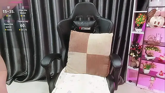 Yuki-yio online show from October 2025 12:49:02 AM