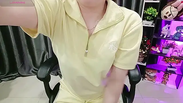 Snapshot of Yuki-yio chatting on June 2026 01:17:02 AM Yuki-yio online show from June 2026 01:17:02 AM