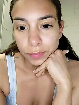 Snapshot of Angelinalombardi_ chatting on November 2025 12:22:01 AM Angelinalombardi online show from November 2025 12:22:01 AM