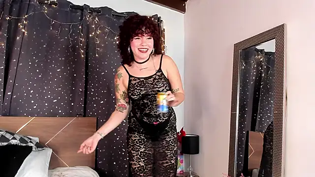 Snapshot of Amy_art chatting on December 2024 12:32:02 AM Amy art online show from December 2024 12:32:02 AM