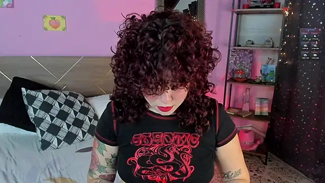 Snapshot of Amy_art chatting on January 2025 07:47:02 PM Amy art online show from January 2025 07:47:02 PM