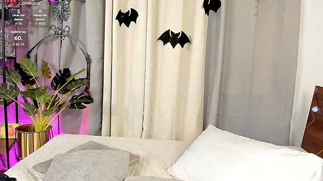 Snapshot of Amy_art chatting on October 2025 08:50:02 PM Amy art online show from October 2025 08:50:02 PM