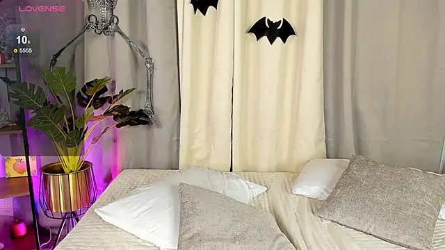 Snapshot of Amy_art chatting on October 2025 10:09:01 PM Amy art online show from October 2025 10:09:01 PM