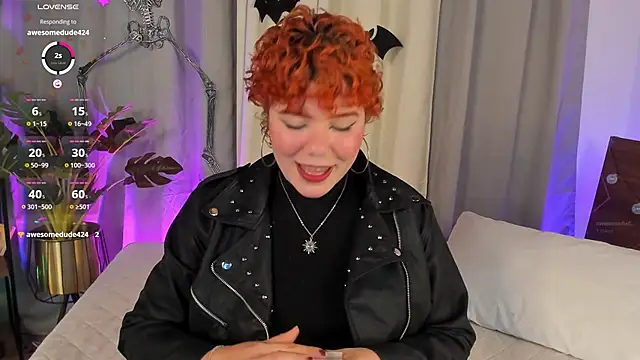 Snapshot of Amy_art chatting on October 2025 08:33:02 PM Amy art online show from October 2025 08:33:02 PM