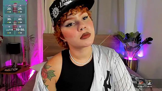 Snapshot of Amy_art chatting on November 2025 08:41:02 PM Amy art online show from November 2025 08:41:02 PM