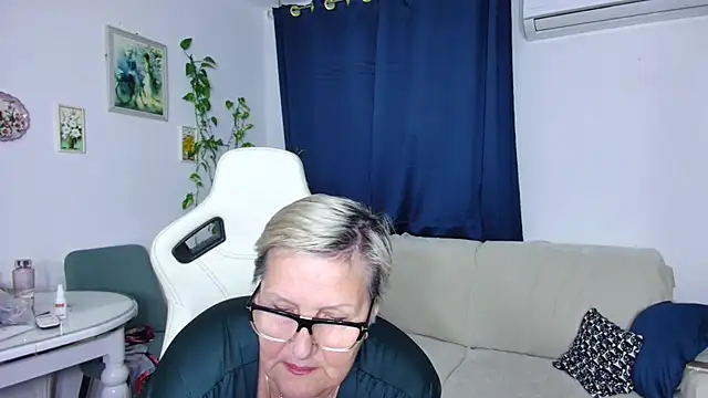 Selenna57 online show from January 2026 06:57:01 PM