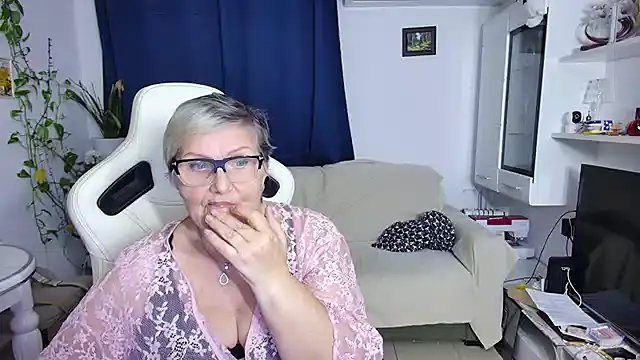 Selenna57 online show from April 2026 05:32:02 PM