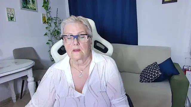 Selenna57 online show from April 2026 05:29:01 PM