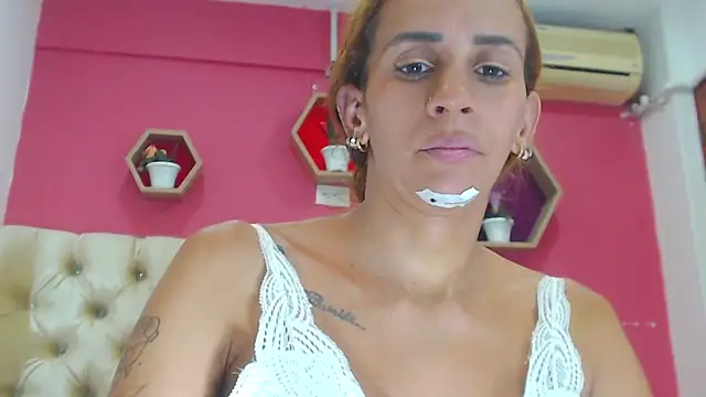 Snapshot of Amber_Moore chatting on March 2025 11:22:01 PM Amber Moore online show from March 2025 11:22:01 PM