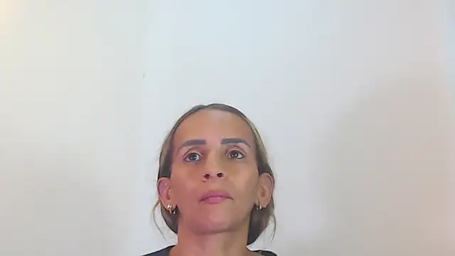 Snapshot of Amber_Moore chatting on June 2026 08:15:02 PM Amber Moore online show from June 2026 08:15:02 PM