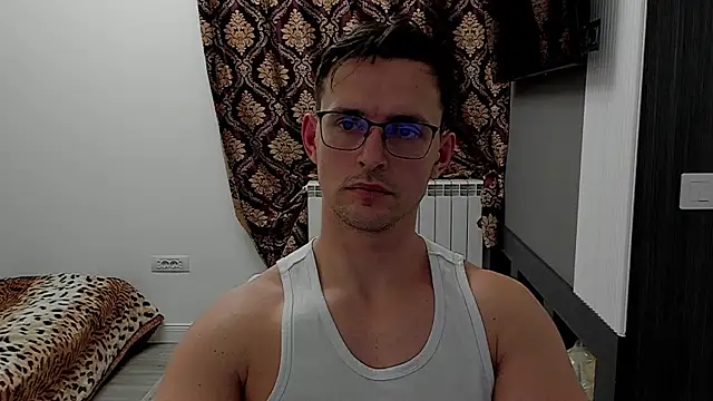 sexxymuscles4u online show from February 2025 03:05:01 PM