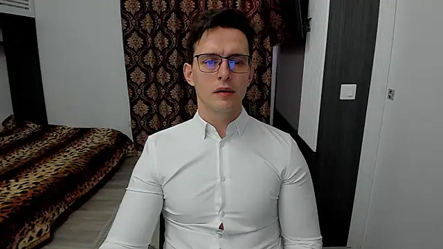 sexxymuscles4u online show from March 2025 02:26:02 PM