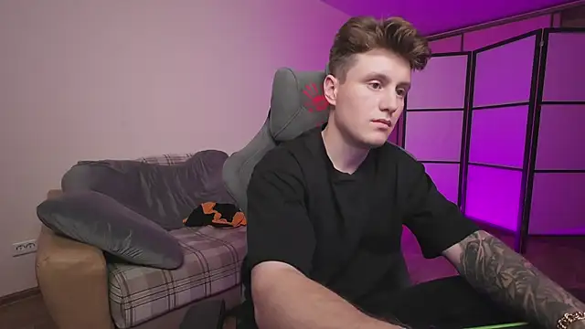 Snapshot of zverev_dima chatting on November 2025 11:03:01 PM zverev dima online show from November 2025 11:03:01 PM