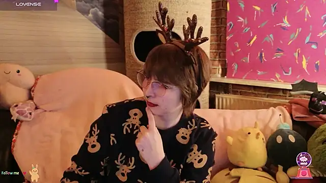 Snapshot of GamerGirl_Eve chatting on November 2025 06:17:01 PM GamerGirl Eve online show from November 2025 06:17:01 PM