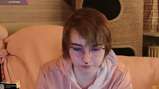 Snapshot of GamerGirl_Eve chatting on November 2025 06:09:02 PM GamerGirl Eve online show from November 2025 06:09:02 PM