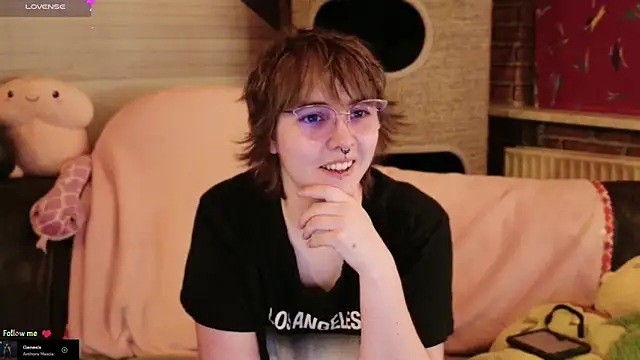 Snapshot of GamerGirl_Eve chatting on December 2025 06:26:01 PM GamerGirl Eve online show from December 2025 06:26:01 PM