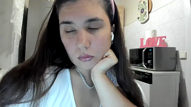 Snapshot of MiaMarrone chatting on November 2025 12:53:01 AM MiaMarrone online show from November 2025 12:53:01 AM