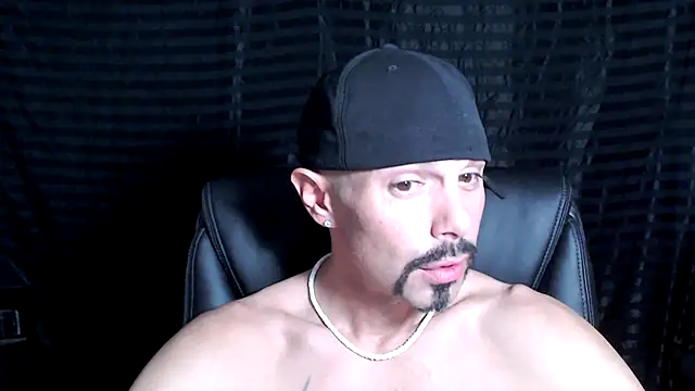 Snapshot of ThickD2C chatting on January 2025 07:07:02 PM ThickD2C online show from January 2025 07:07:02 PM