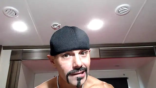 Snapshot of ThickD2C chatting on December 2025 06:25:02 PM ThickD2C online show from December 2025 06:25:02 PM