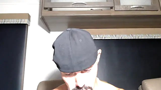 Snapshot of ThickD2C chatting on January 2026 06:11:01 PM ThickD2C online show from January 2026 06:11:01 PM