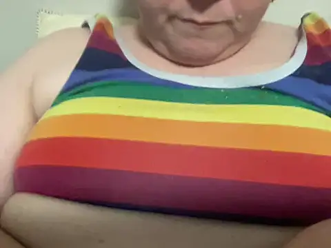 Snapshot of ParisNova chatting on December 2024 10:34:02 PM ParisNova online show from December 2024 10:34:02 PM