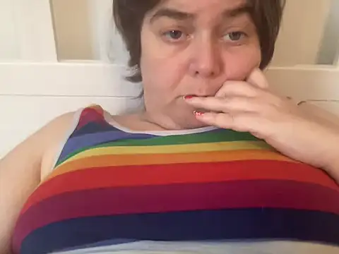 Snapshot of ParisNova chatting on December 2024 02:38:02 PM ParisNova online show from December 2024 02:38:02 PM