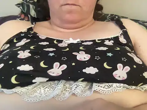 Snapshot of ParisNova chatting on January 2025 01:56:02 PM ParisNova online show from January 2025 01:56:02 PM