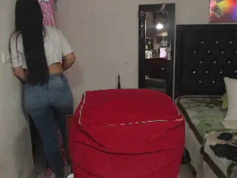 Snapshot of Estefani_32 chatting on January 2025 01:59:02 AM Estefani 32 online show from January 2025 01:59:02 AM