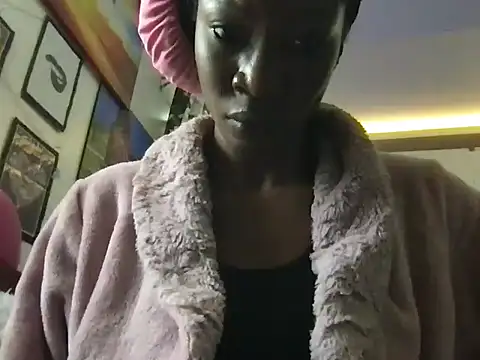 Snapshot of choco_petite chatting on February 2025 09:32:01 AM choco petite online show from February 2025 09:32:01 AM