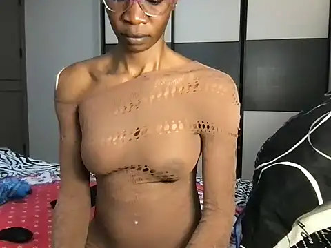 Snapshot of choco_petite chatting on February 2025 05:04:02 AM choco petite online show from February 2025 05:04:02 AM