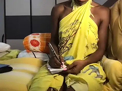 Snapshot of choco_petite chatting on October 2025 05:06:01 AM choco petite online show from October 2025 05:06:01 AM