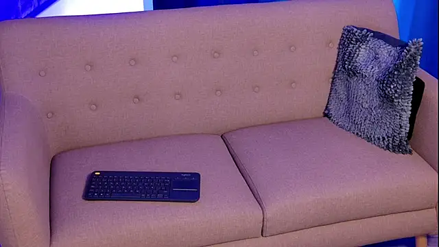 Snapshot of Liam_V chatting on October 2025 11:38:02 PM Liam V online show from October 2025 11:38:02 PM