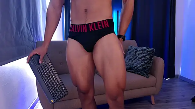 Snapshot of Liam_V chatting on November 2025 03:03:01 PM Liam V online show from November 2025 03:03:01 PM