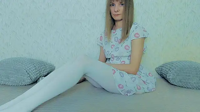 YourCaramel online show from March 2025 11:44:02 AM