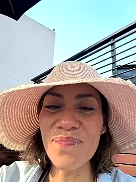 Snapshot of SamyJones9 chatting on March 2025 08:27:01 PM SamyJones9 online show from March 2025 08:27:01 PM