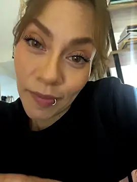 SamyJones9 online show from April 2026 10:51:01 PM